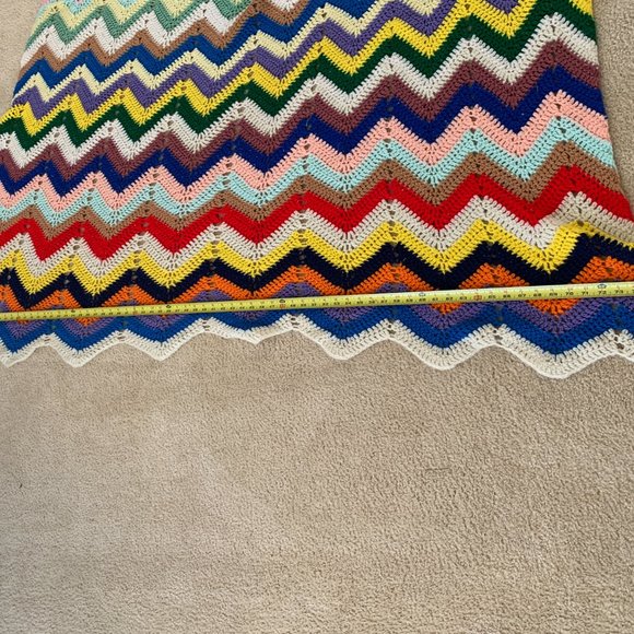 HANDMADE  multicolor "Everyone Included" afghan crochet blanket, zig zag pattern - Picture 10 of 13